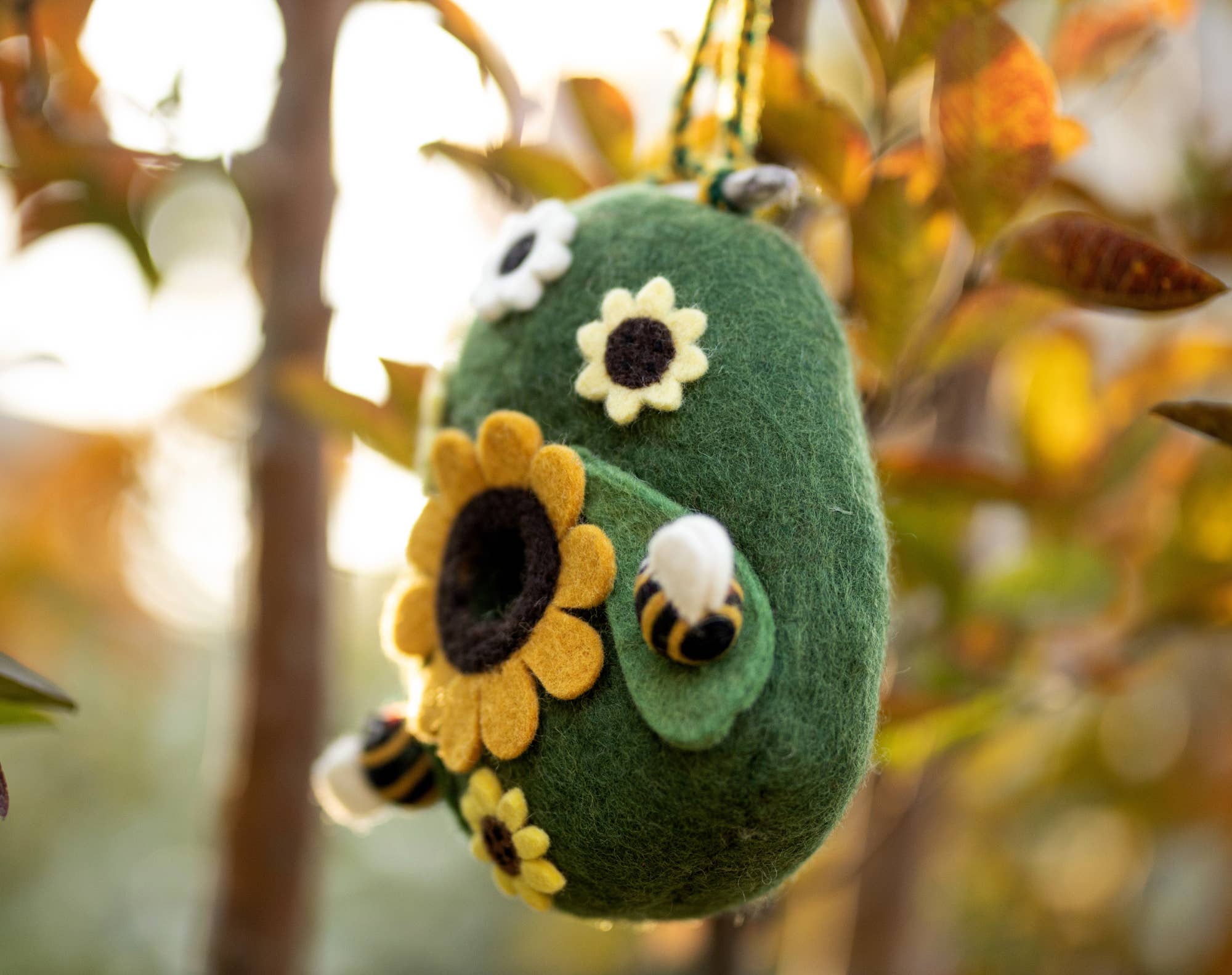 Everest Pet Supply & Gifts - Wholesale Bird House - Felted Birdhouse, Bees Den, Handmade, 100% Wool, Green1