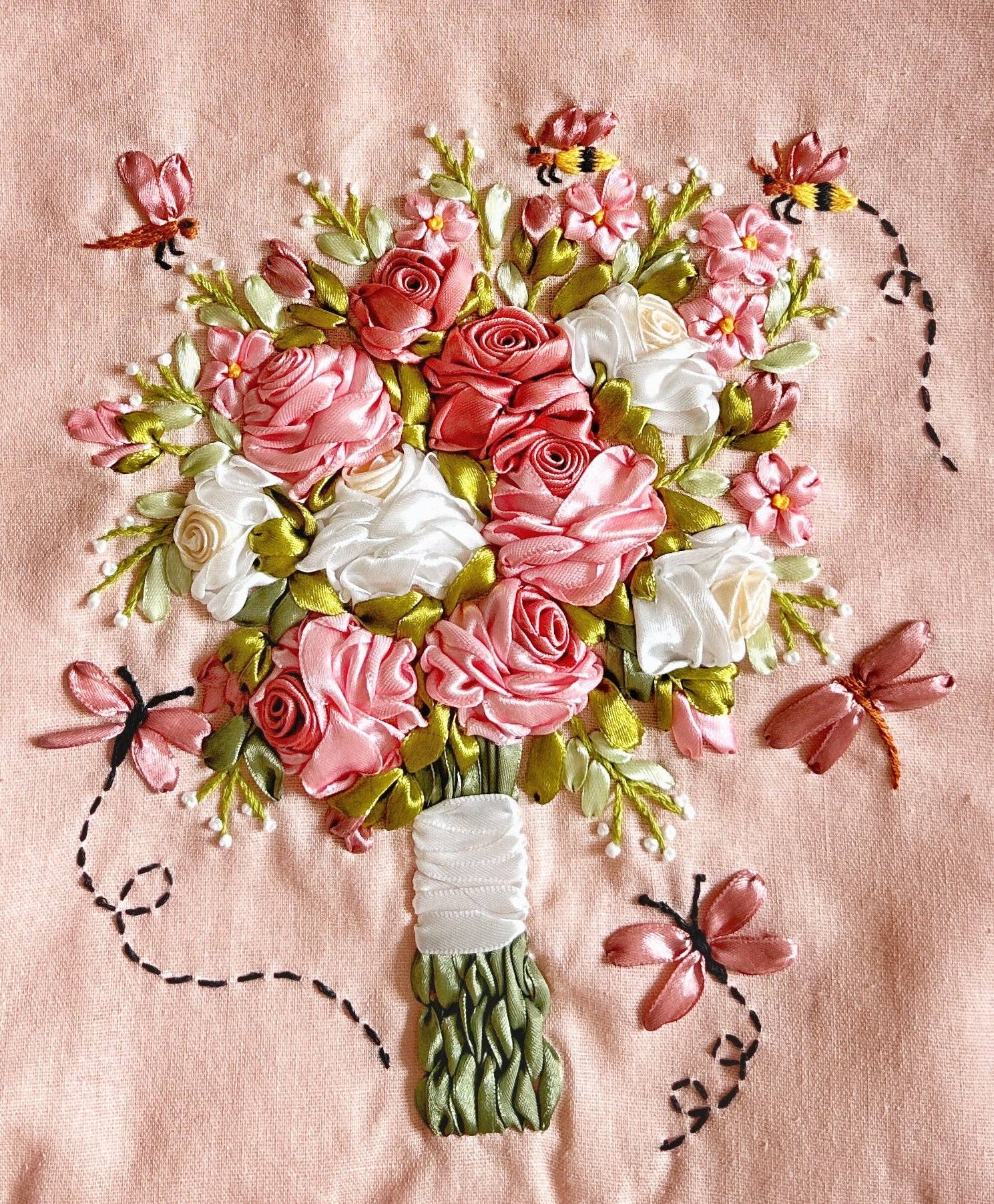 Quince Fables - Wholesale Draagtas - Dames - Roze linnen tas met bloemenboeket lintborduurwerk✅2