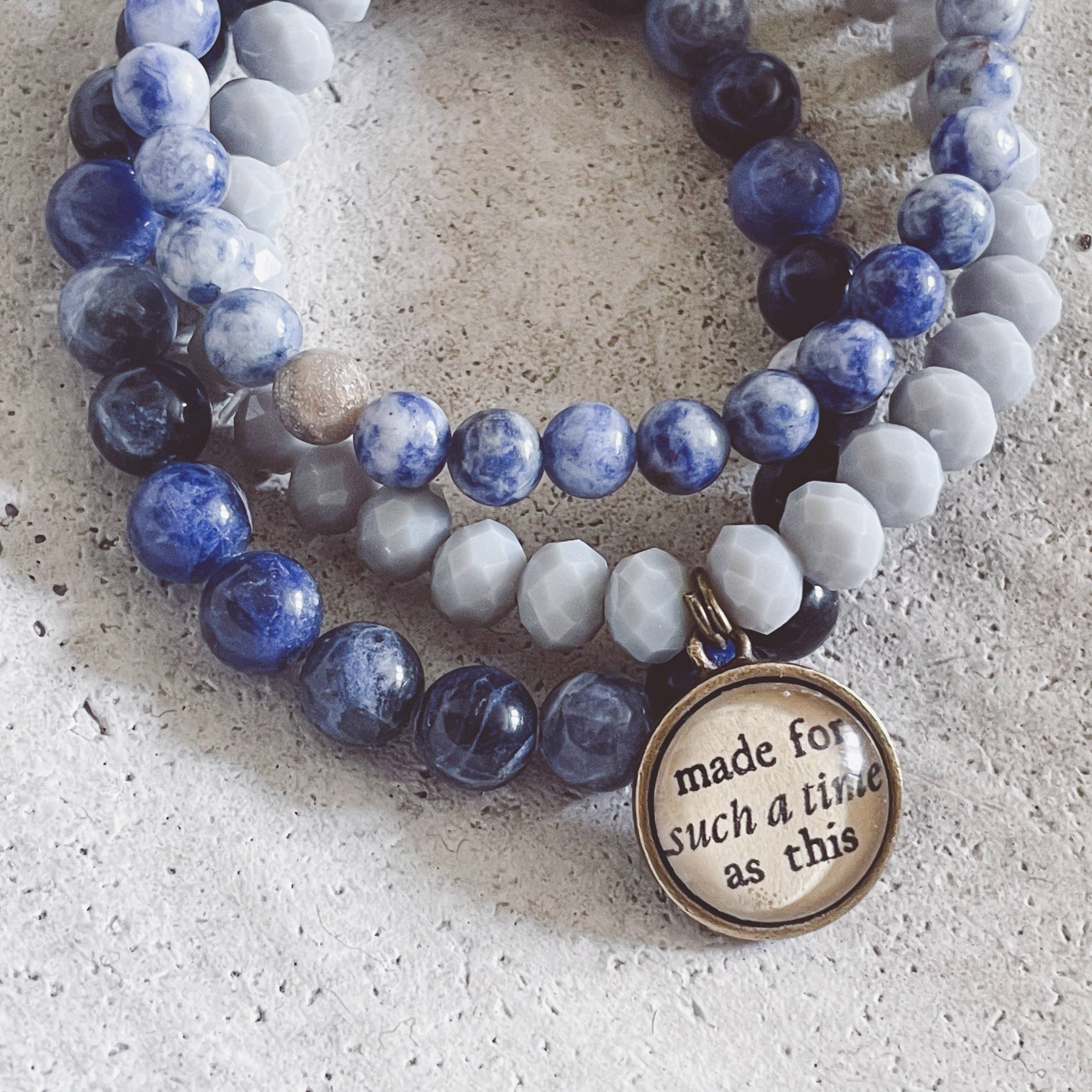 Ivy Barn Designs - Vente Parures de bijoux - Empilements de bracelets chrétiens perlés + colliers inspirants5