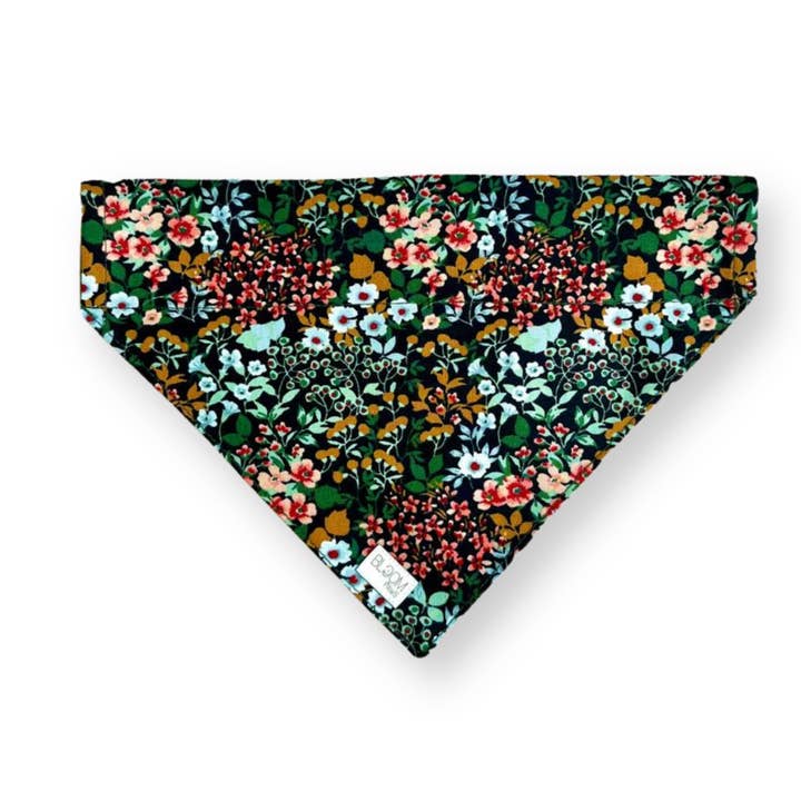 Bandana à glisser sur le collier pour chien ou chat - Forêt d’été pour la vente par Bloom Paws