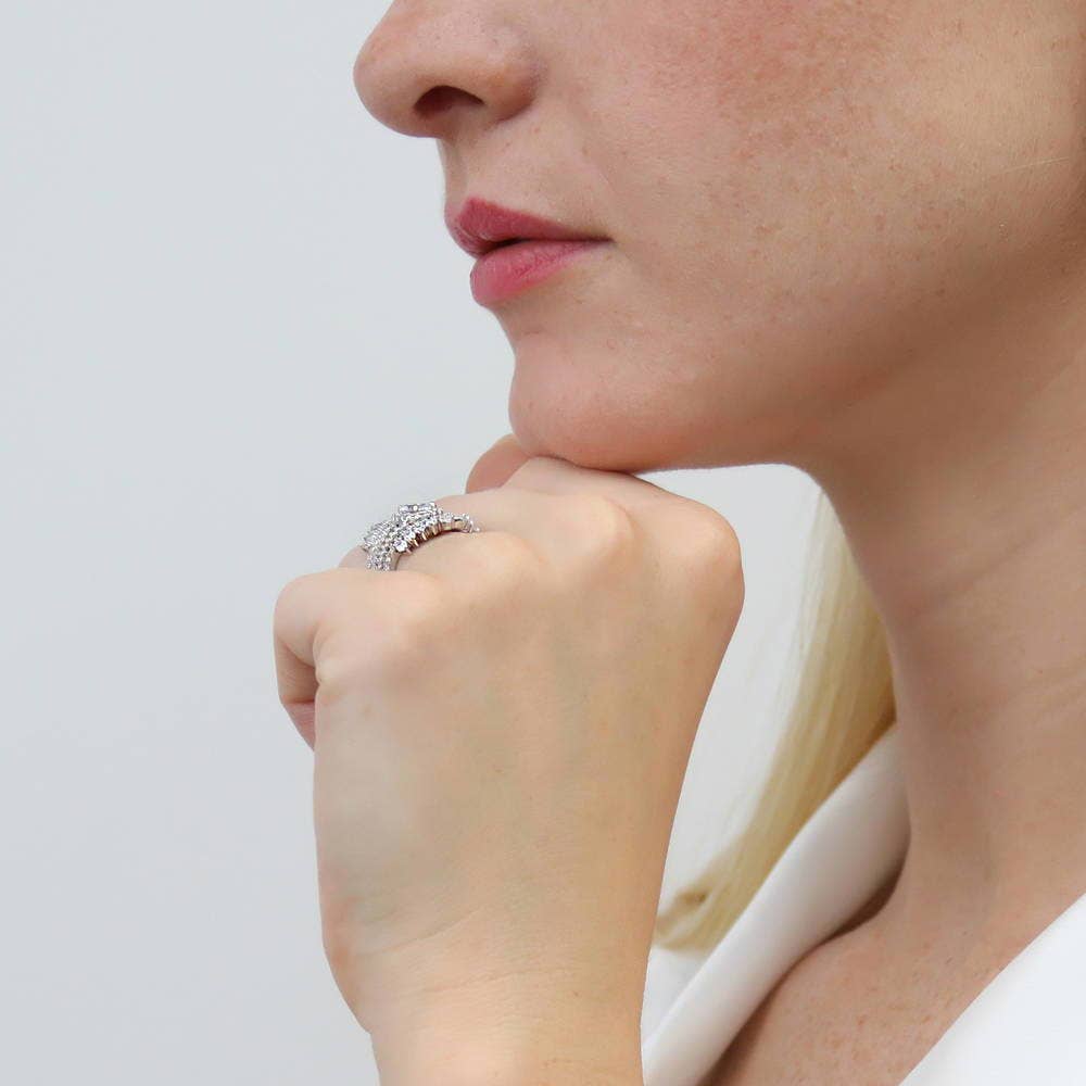 BERRICLE - Vendita all'ingrosso Anelli di fidanzamento - Set di anelli con zircone a forma di pera e corona Halo BERRICLE con gambo diviso.3