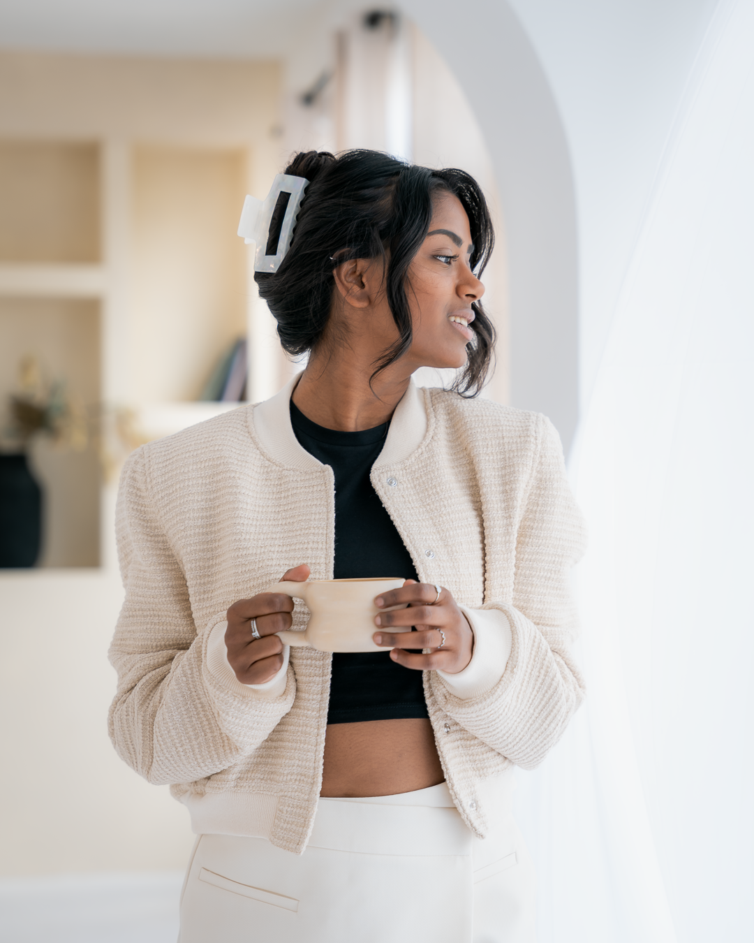 Clippy! – wholesale Hair clip – Women’s – Classic Claw Hair Clip – Beige1