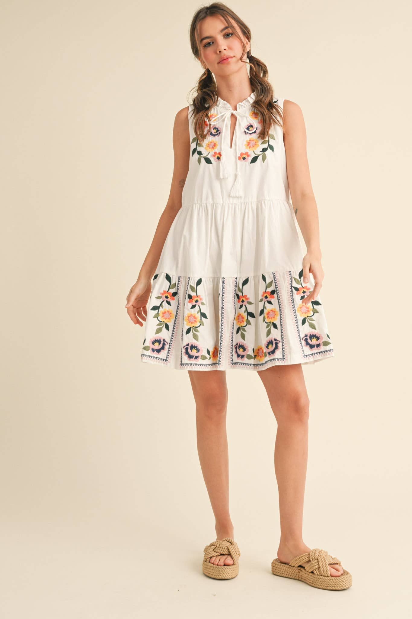 &MERCI - Wholesale Dress - Women's - FLORAL EMBROIDERY TIERED MINI DRESS MDR384115
