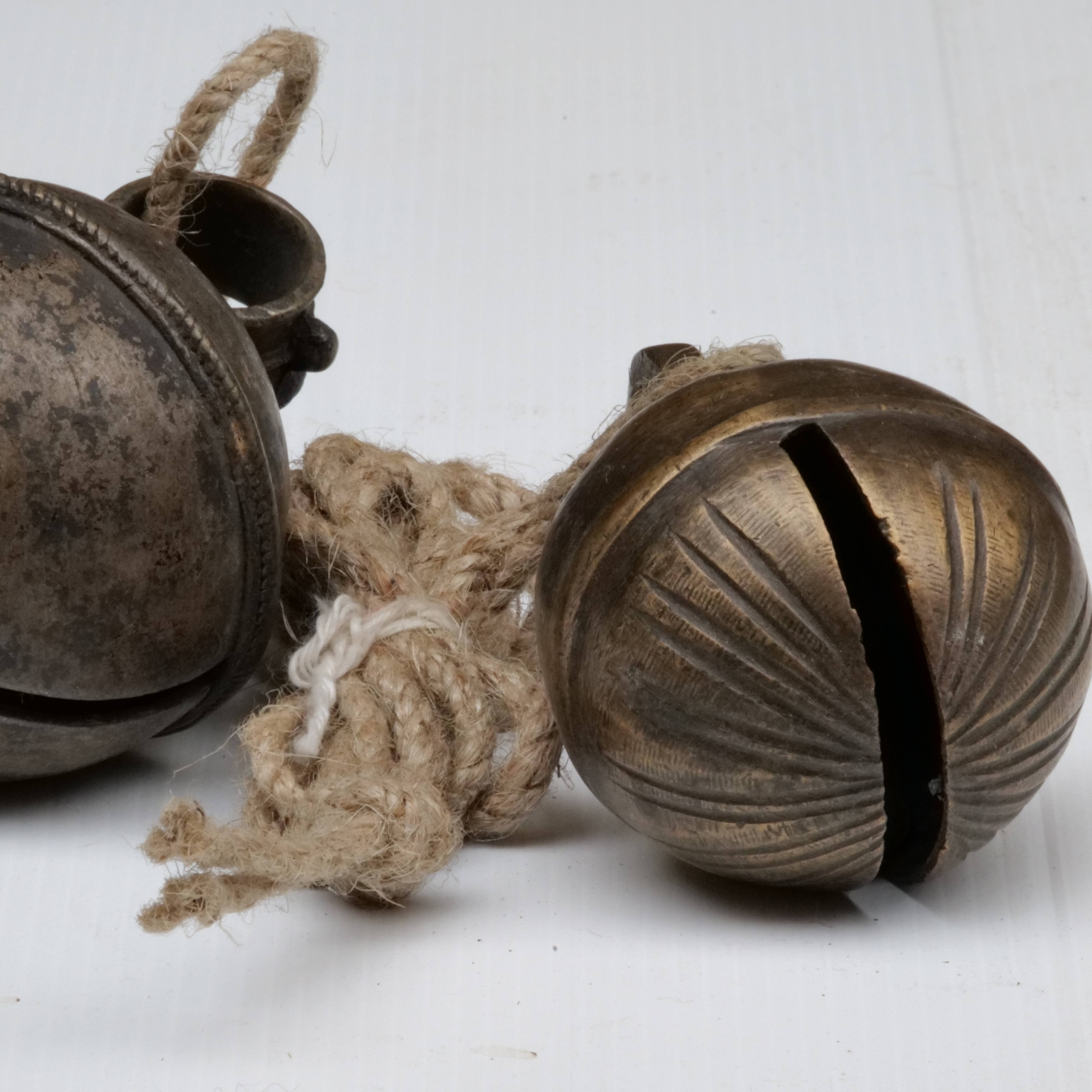 Nature and Style Wohnkultur Import GmbH - Wholesale Bell - Brass Bell XL1