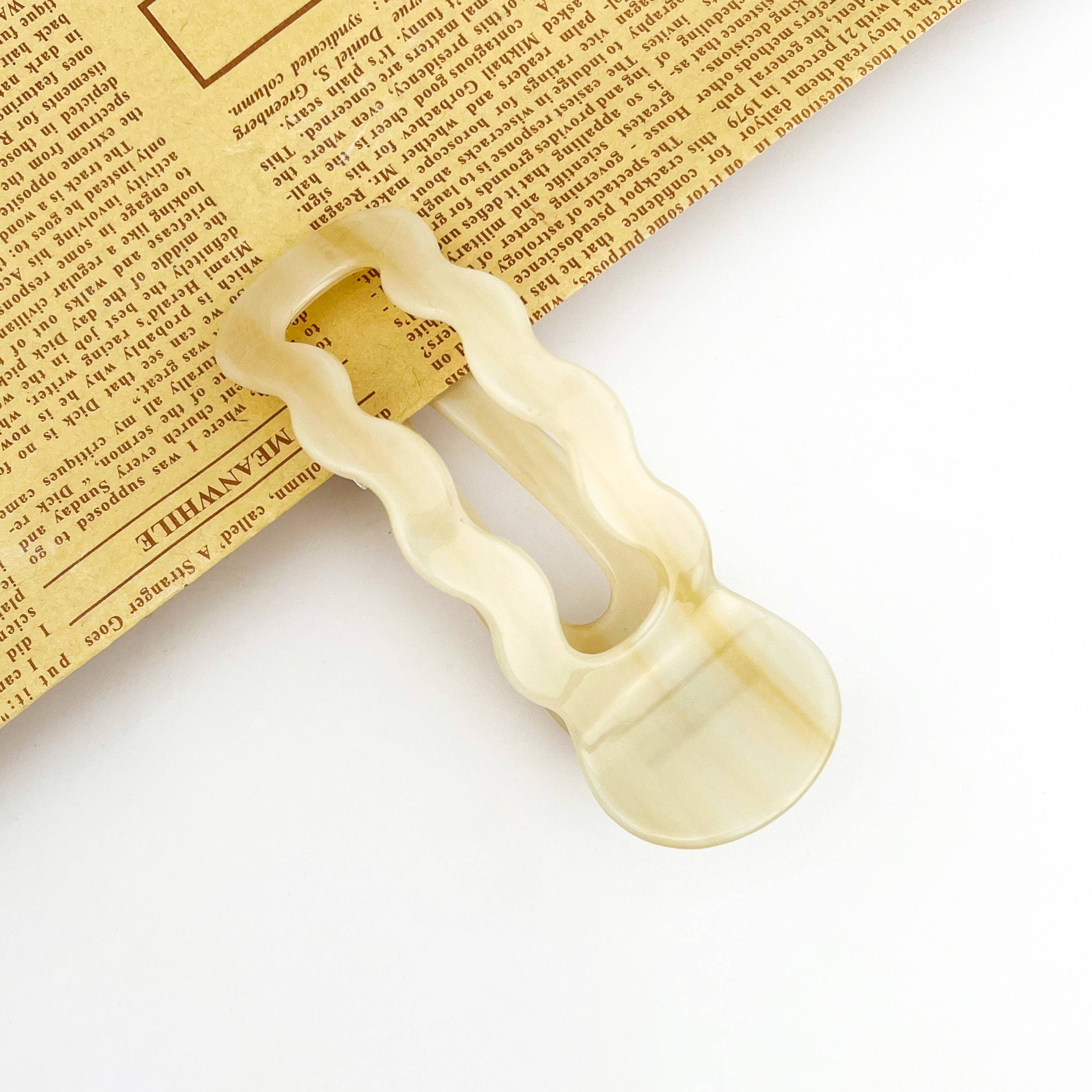 SoapElenGlen – Engroshandel Hårspænde - Dame – Bølget minimalistisk alligator hårspænde, U-formet sidelukker3