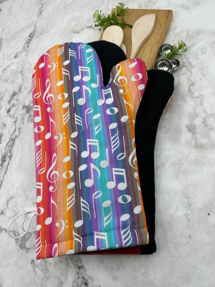 Oven Mitts Music. One PAIR of oven mitts. for wholesale by MS Creations