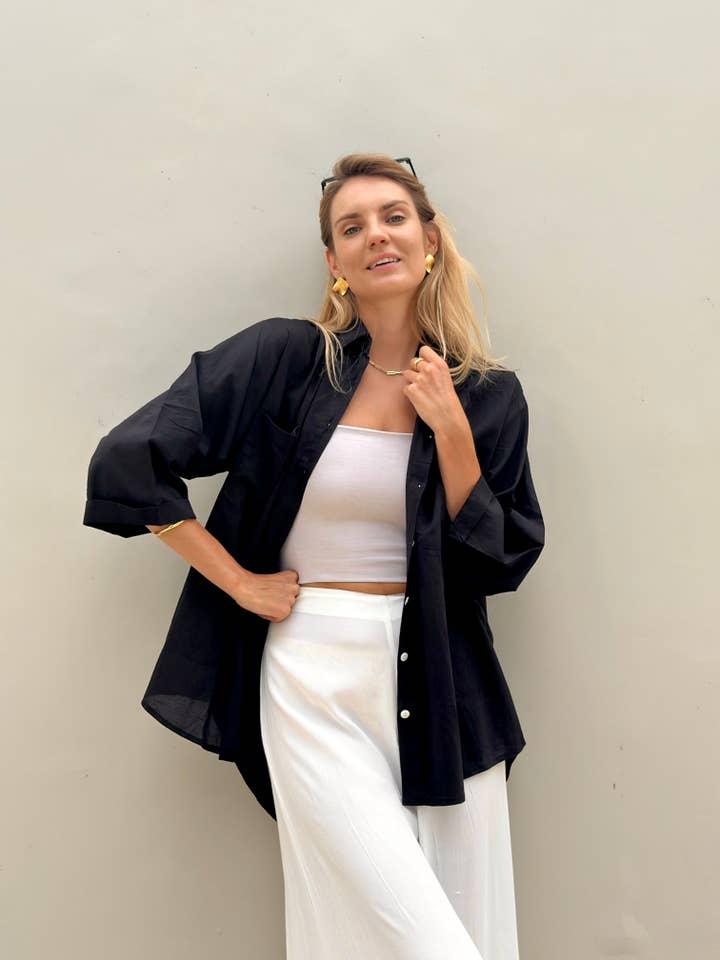 Samba Sort Lyocell Bomulds Geisha Skjorte for engroshandel hos AMIRA Collective