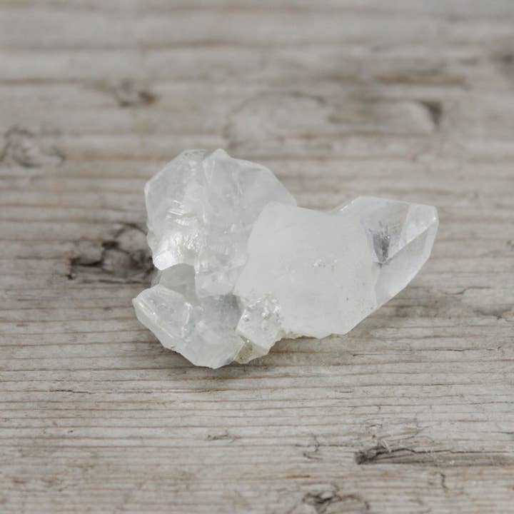 AWGifts Europe - Wholesale Spiritual Stone/Crystal - MinSp-01 - White Apophylite Clusters 20-30mm1