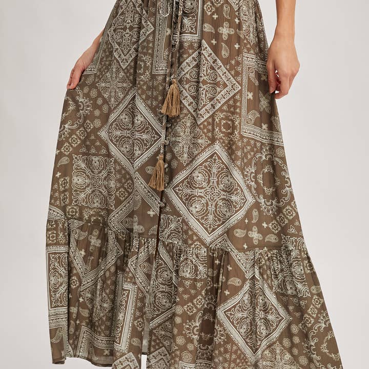 JUPE LONGUE MAXI À ÉTAGES IMPRIMÉE BOHO AVEC BOUTONS DEVANT et autres tendances Résultats pour creme bohème en vente B2B. Retours gratuits et paiement à 60 jours sur Faire sur Faire.