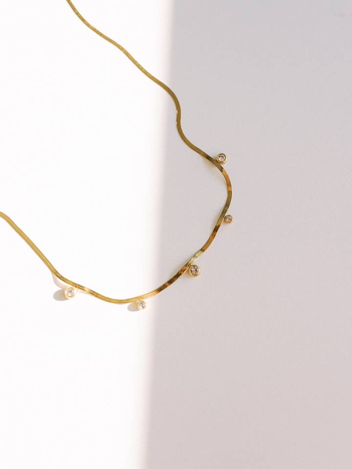 Collana Cristallo a Spina di Pesce Cassi per la vendita all'ingrosso da parte di BELJOY