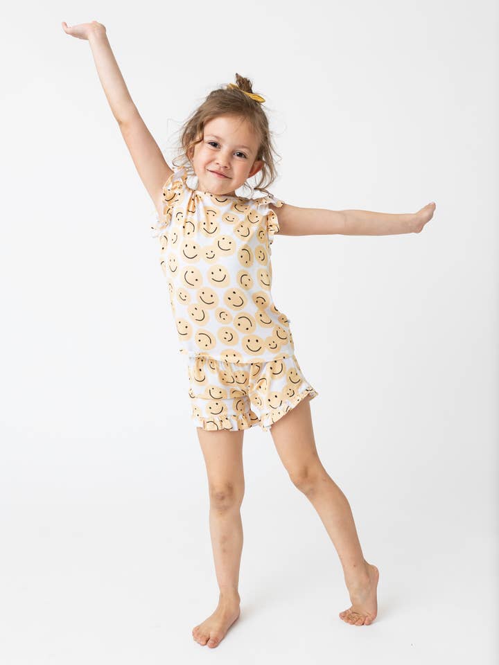 Blije Gezicht Ruffle Korte Set voor wholesale door Little Pajama Co.