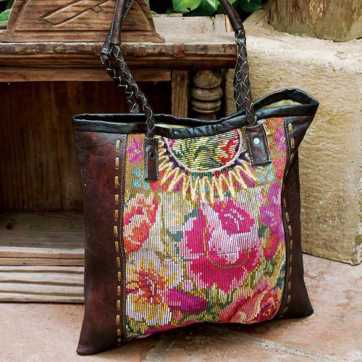 Sac fourre-tout en huipil recyclé et cuir pour la vente par Altiplano