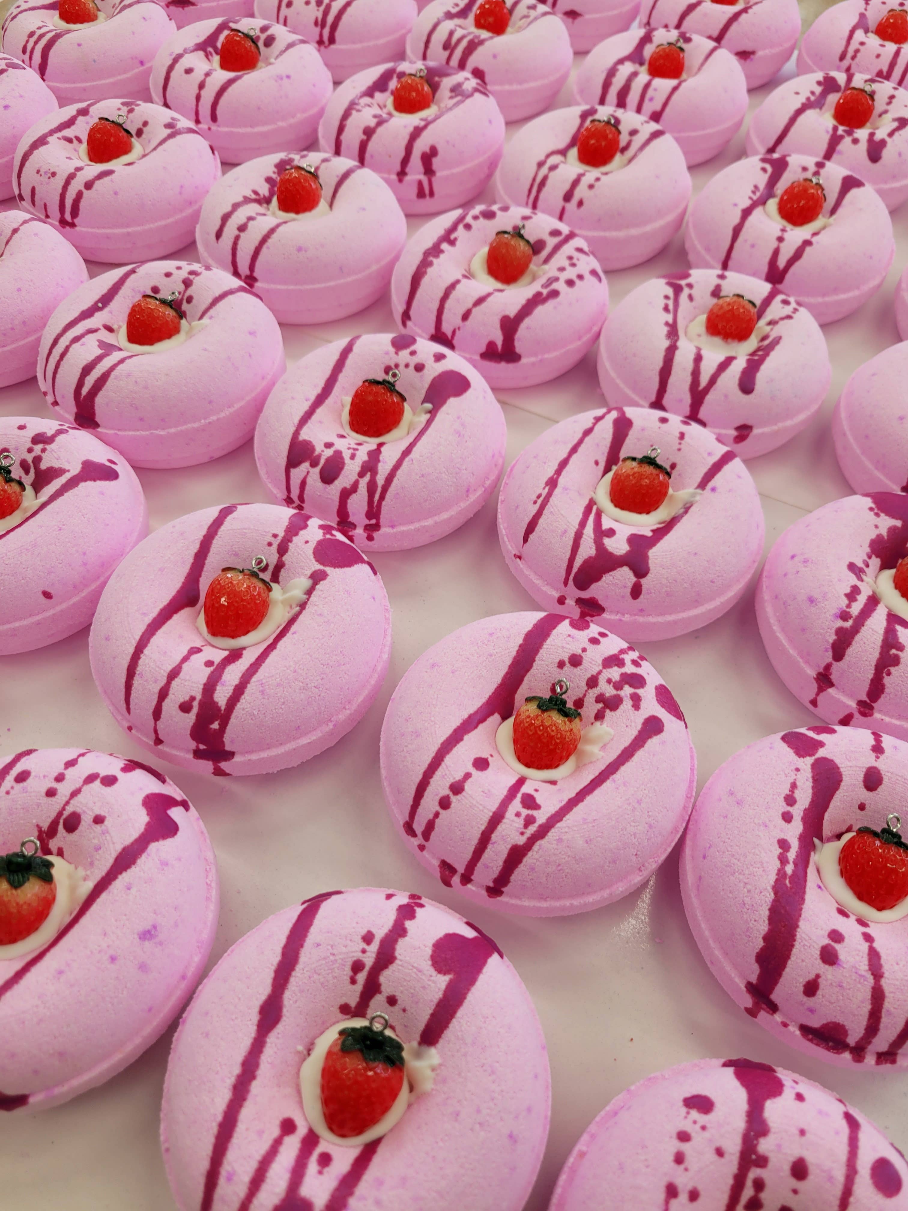 My Little Bath Shop - Wholesale Bath Bomb/Fizz - 6 x Strawberry Cheesecake Wholesale Donut Bath Fizzer1