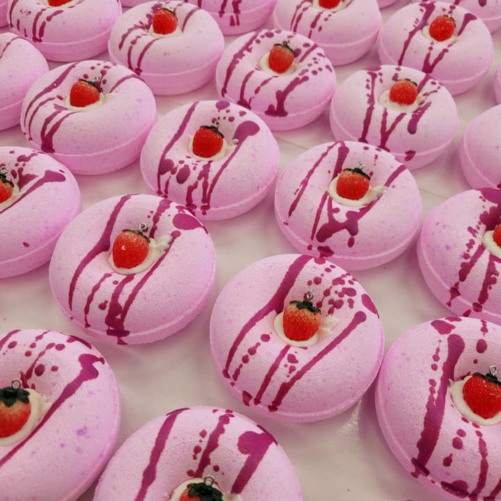 My Little Bath Shop - Wholesale Bath Bomb/Fizz - 6 x Strawberry Cheesecake Wholesale Donut Bath Fizzer1