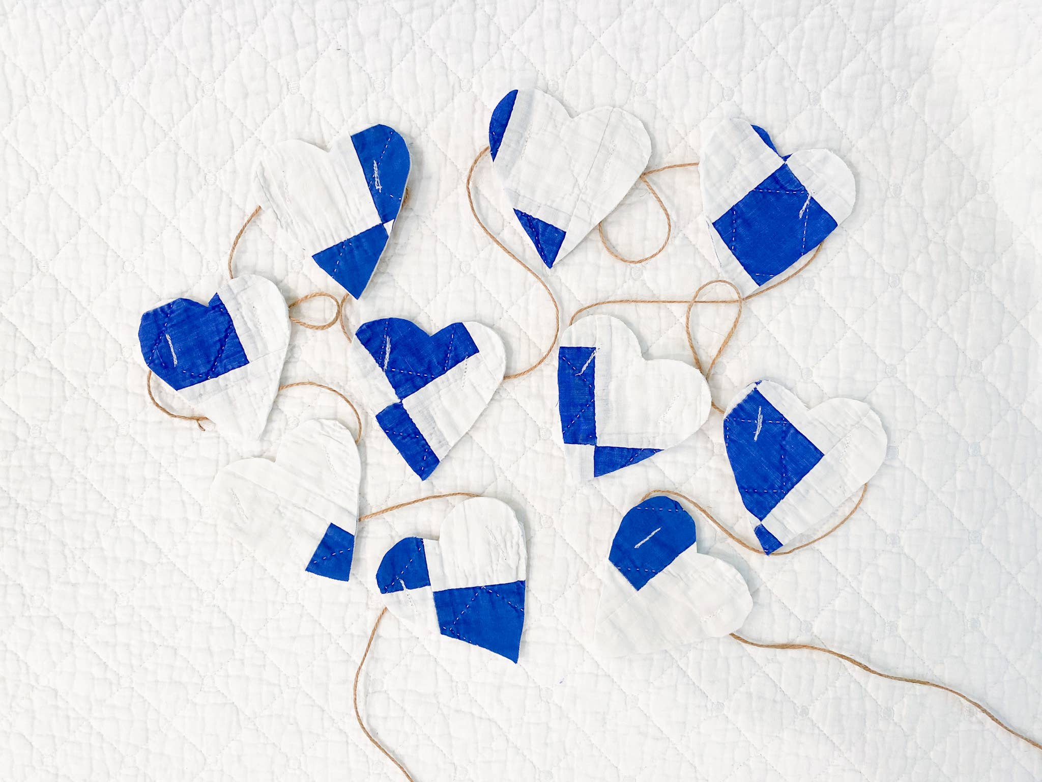 Dellwood Designs - Wholesale Bunting/Garland - Vintage Quilt Heart Garland - Assorted Quilts3