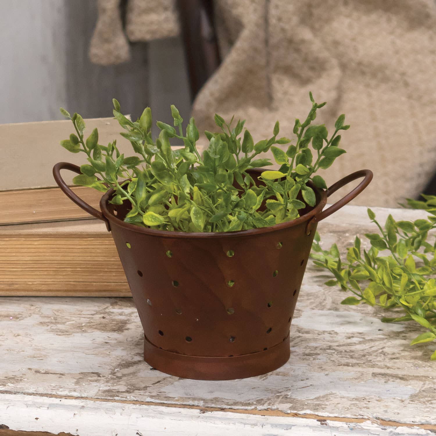 The Hearthside Collection - Venta al por mayor Coladores - Colador de metal oxidado1