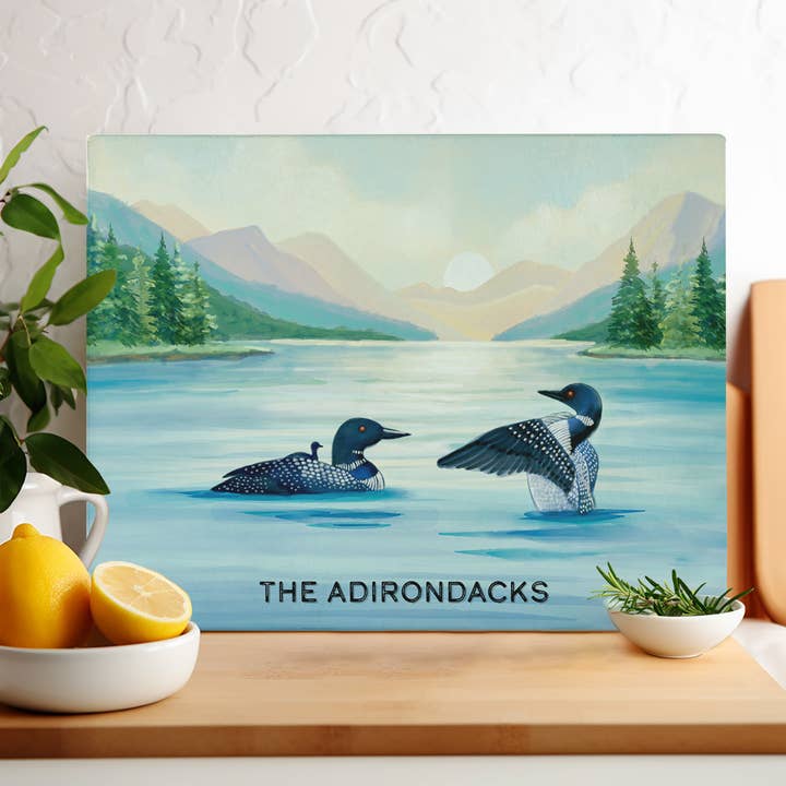 Planche à découper en verre et planche de charcuterie Adirondack Loons pour la vente par Lake Town Love