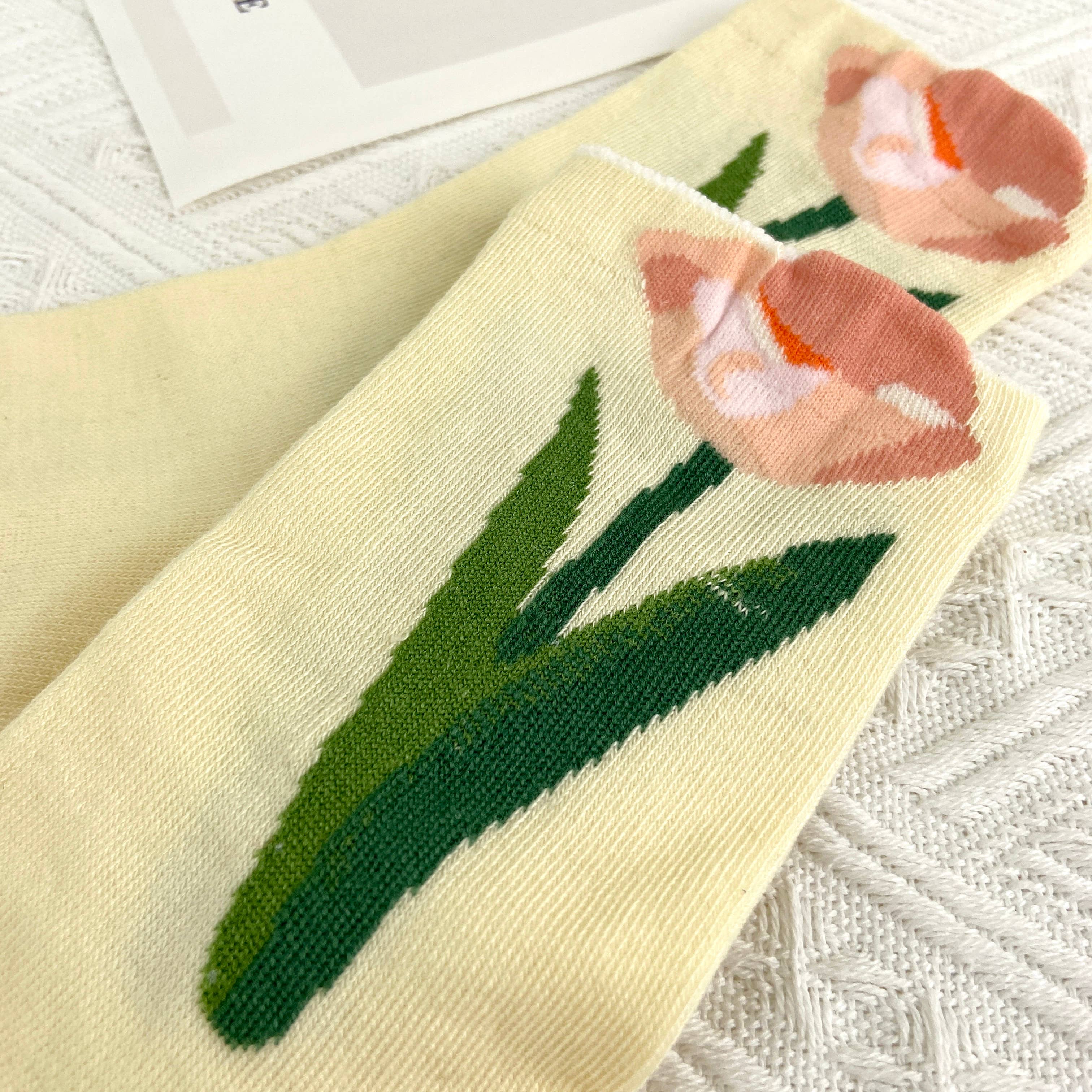 mildstyles - Vente Chaussettes – femme - Chaussettes vintage mi-mollet à motif floral tulipes4