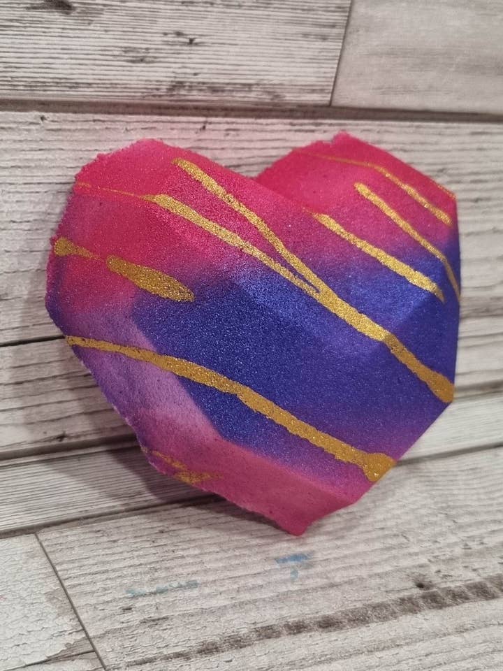 Large Geo Heart Bath Bomb for wholesale by The Soap Sisters