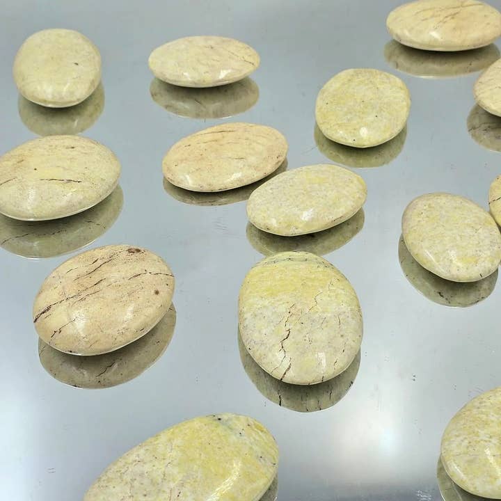 Distinction Crystals - Wholesale Spirituele steen/kristal - Serpentine/Healeriet kristallen palmstenen2