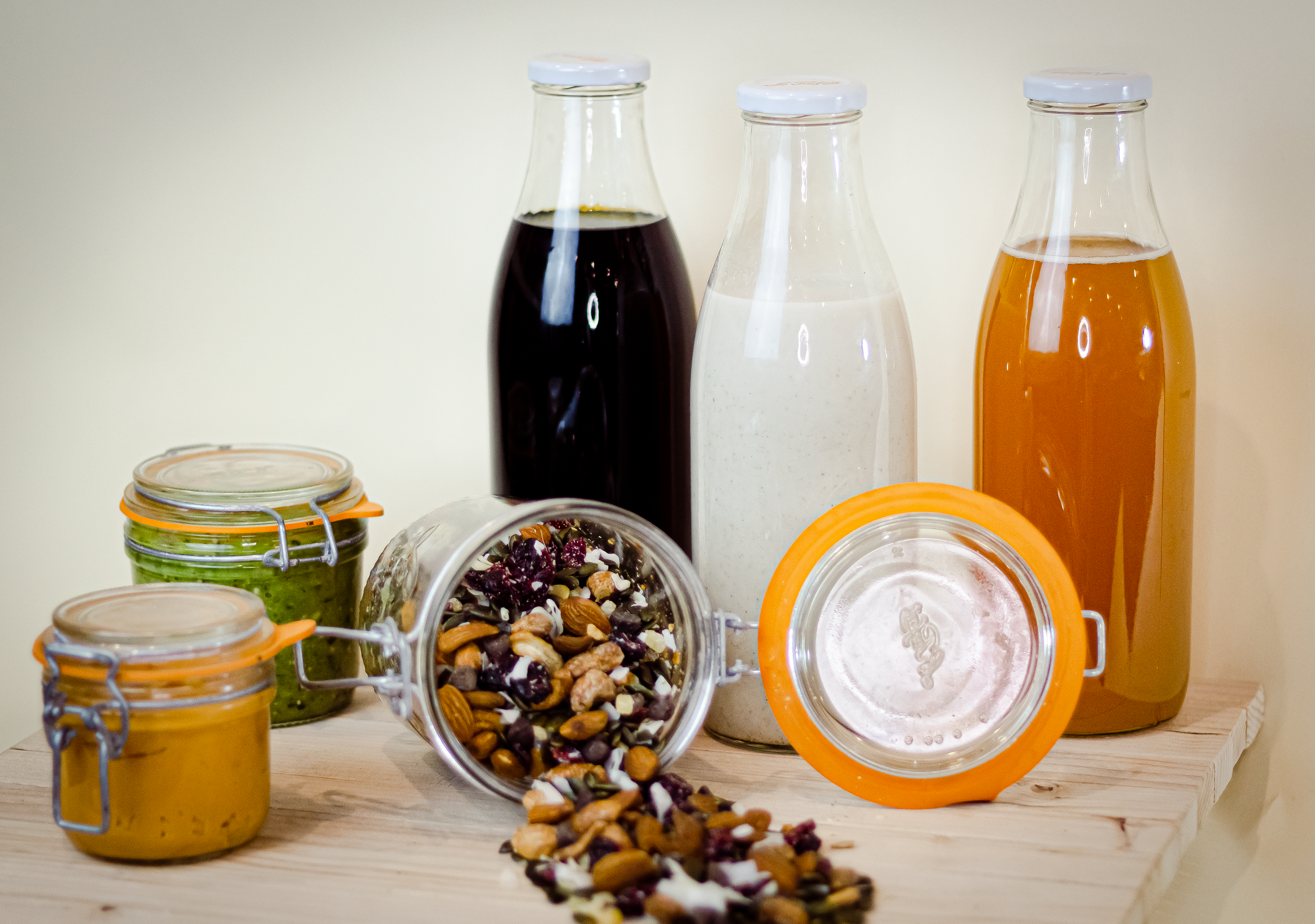 Le Parfait - Wholesale Milk/Juice Bottle - 1L French Glass Milk Beverage Bottle W/ Metal Twist Cap1