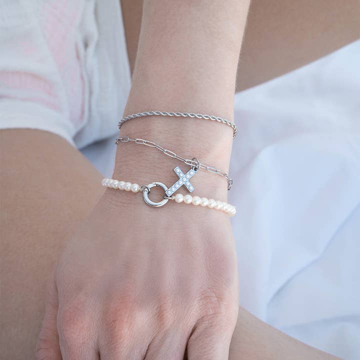 WJW - Wholesale Charm/Dangle Bracelet - Beaded Pearl Bracelet & Charm Keeper