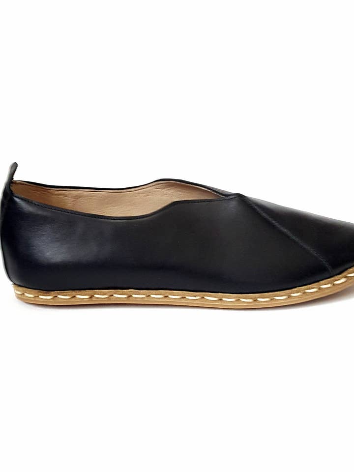 Loafers Lu in Schwarz für den Großhandel von Nidalu Handmade