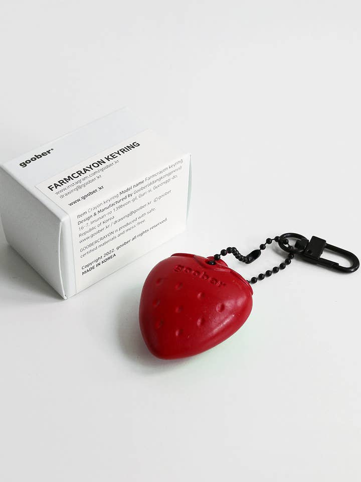 Goober | Llavero de Crayón de Granja - Fresa para venta al por mayor de Living Refinery