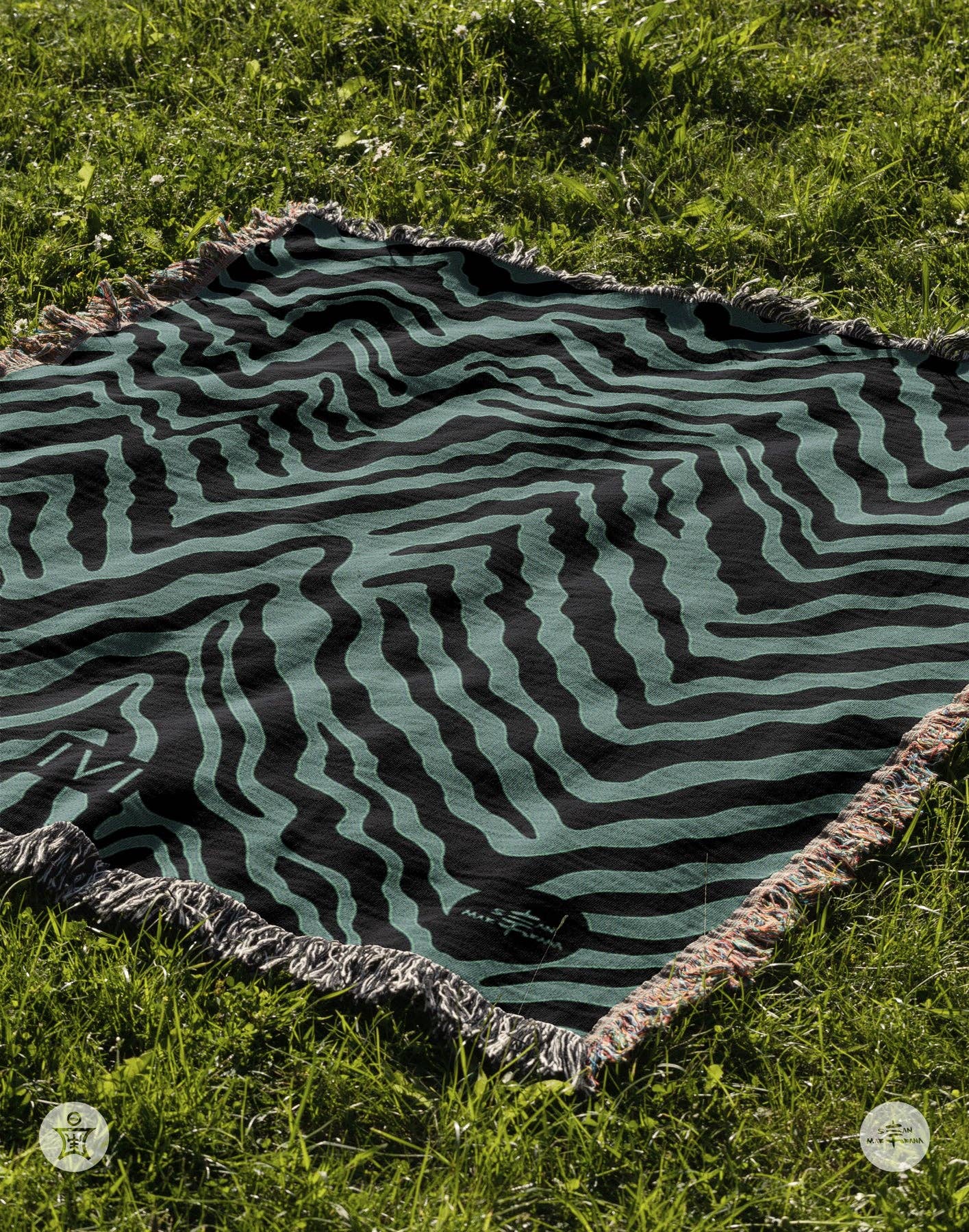 Sean Martorana - Wholesale Throw Blanket - IVI - Abstract Jacquard Woven Blanket - Black Green4