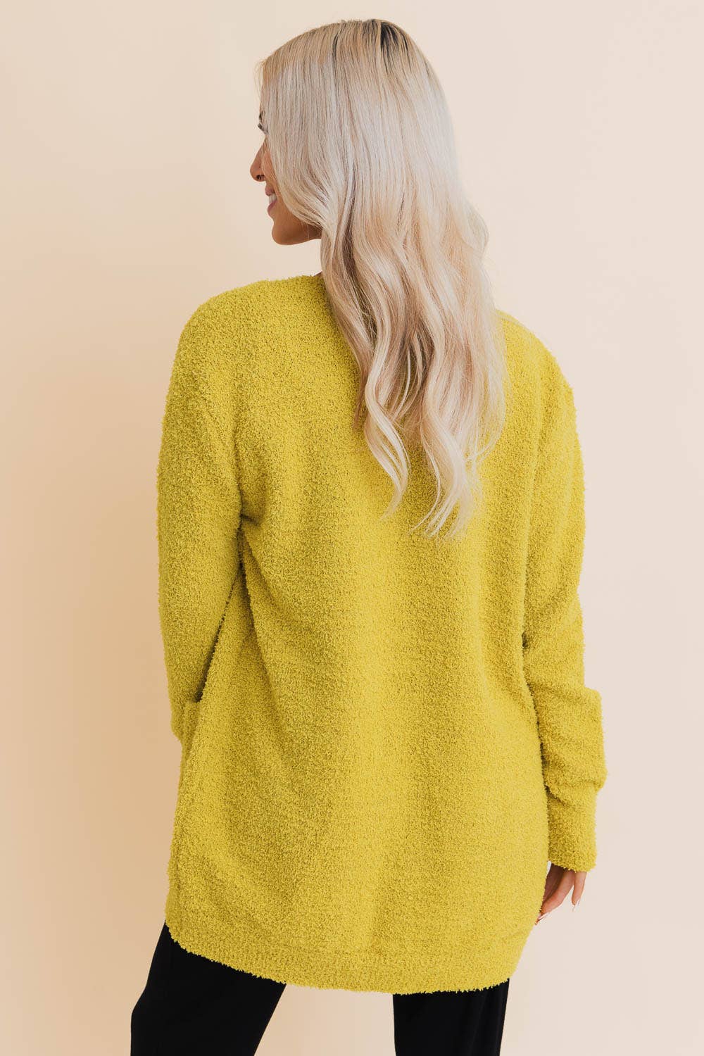 Leto Accessories - Wholesale Cardigan - Women's - Cozy Boucle Longline Cardigan w Pockets3