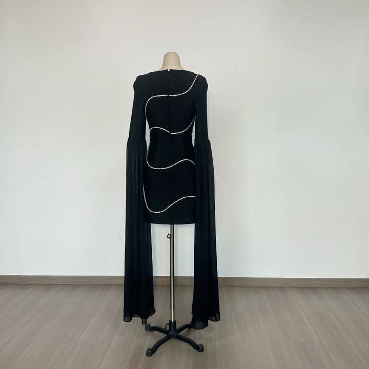 Svart DR364Bandageklänning med diamantkedjeslitsar och lång ärm för wholesale på Faire7