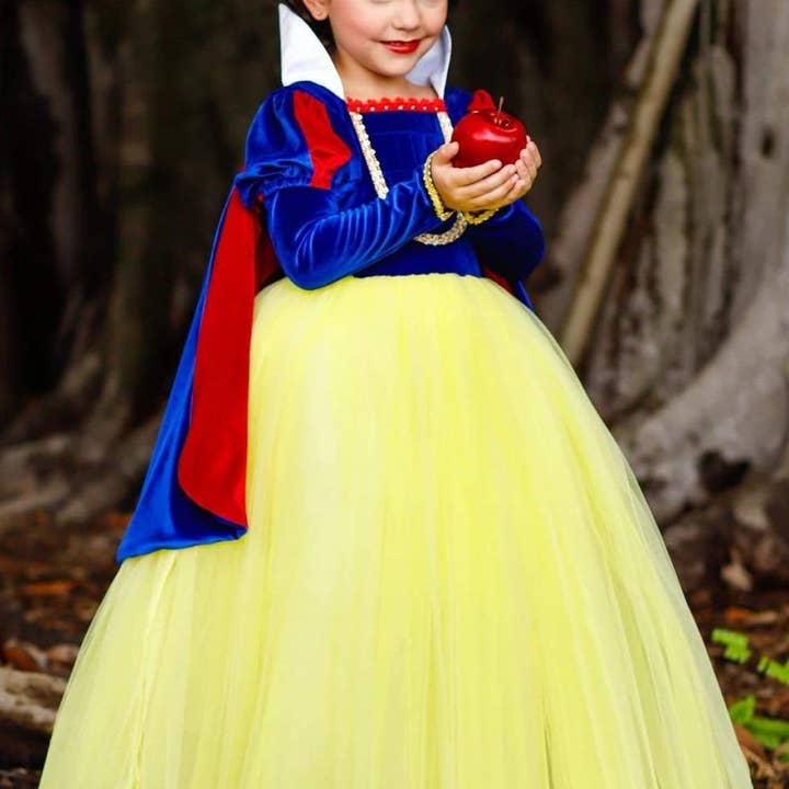 Fairest Princess Deluxe kostuum voor meisjes en andere Kostuum wholesale inkopen. Gratis retourzendingen en een 60-dagen netto betalingstermijn op Faire.com trends op Faire.