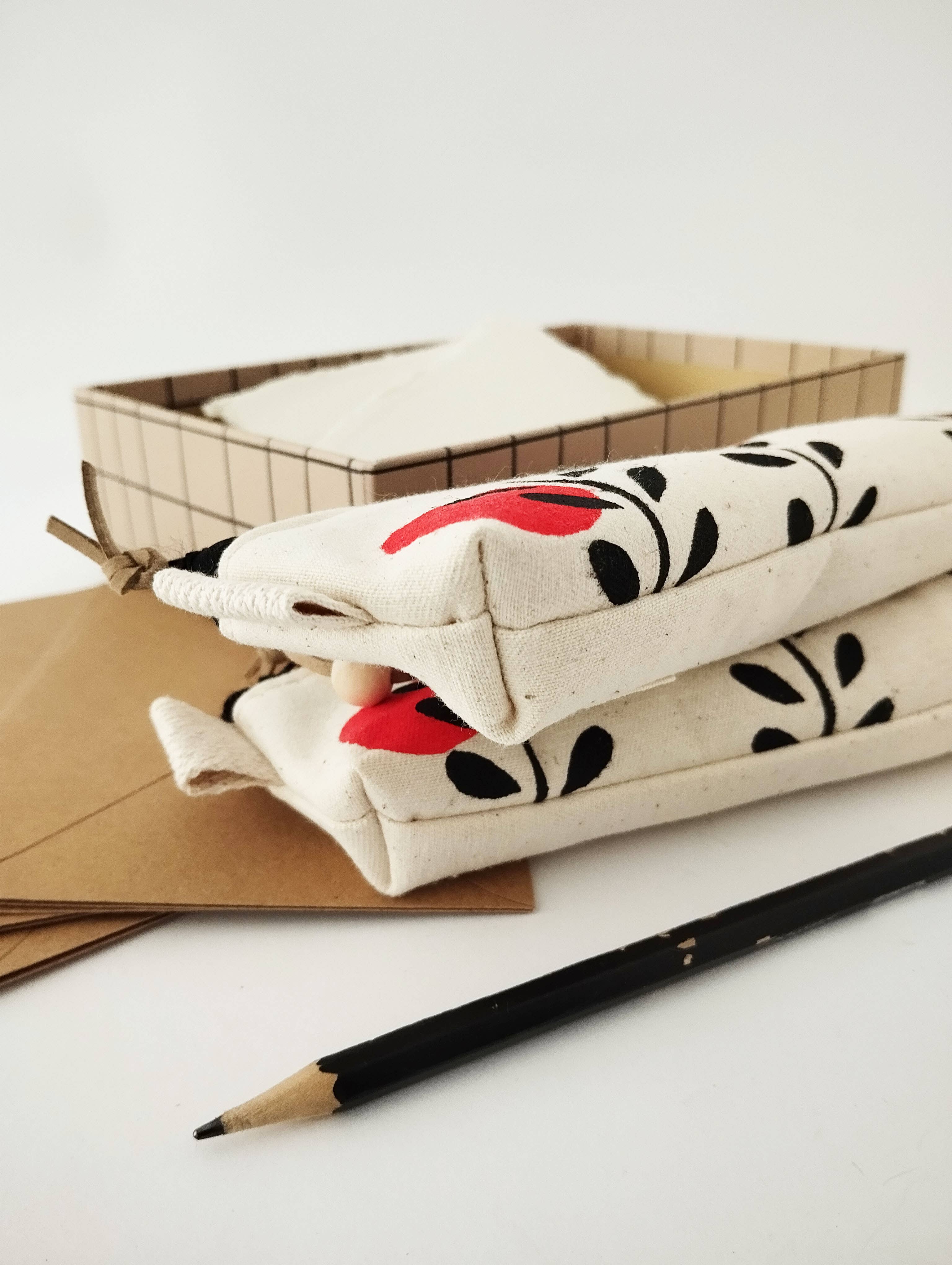 The Ink Job - Vente Étuis/trousses à crayons - Trousse à crayons à motifs floraux scandinaves8