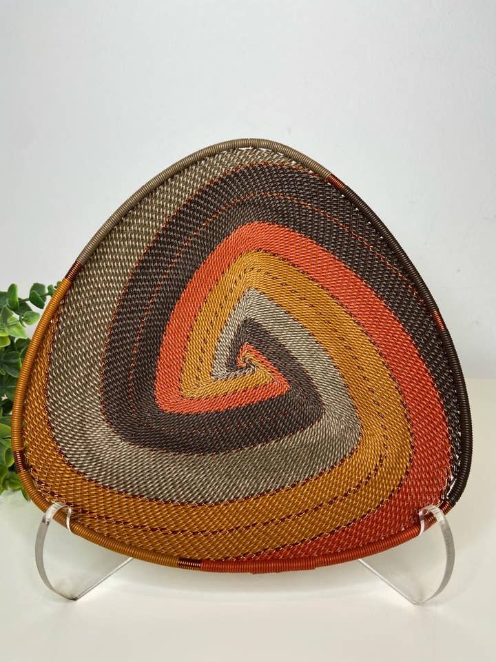 Triangulär platta - afrikansk lera för wholesale av Eve & Nico Gifts & Home Decor