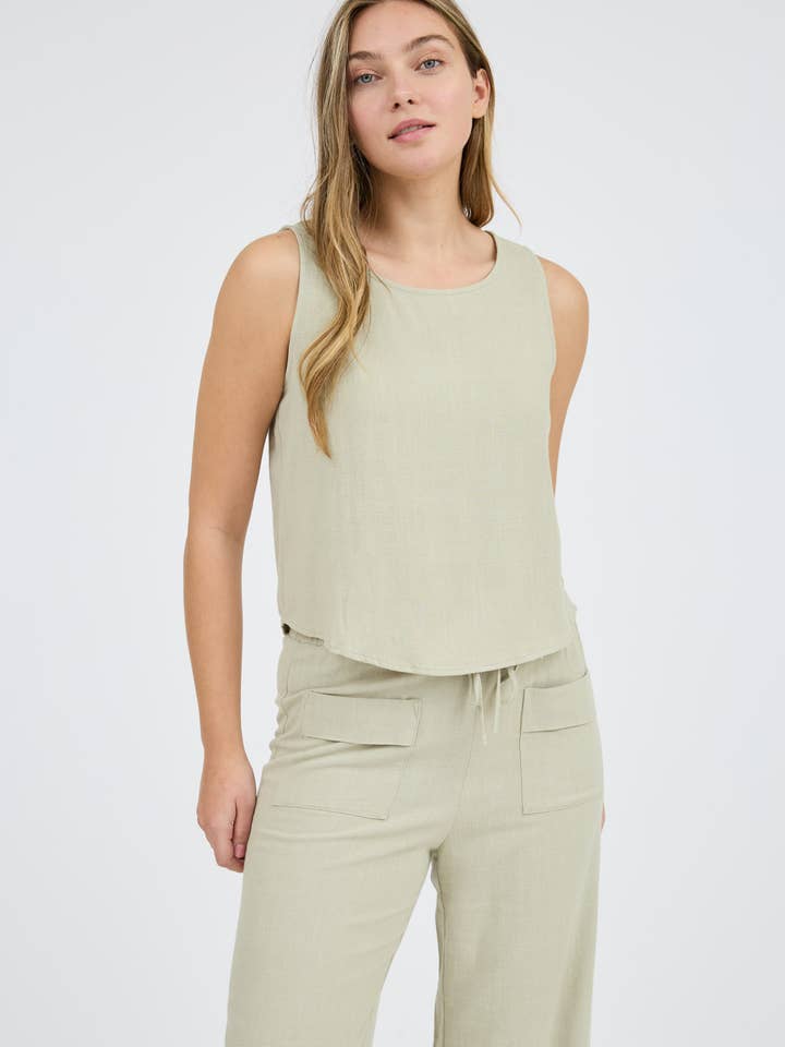 Blu Pepper - Wholesale Blouse - Women's - ROUND NECK SLEEVELESS SIDE BUTTON LINEN TOP