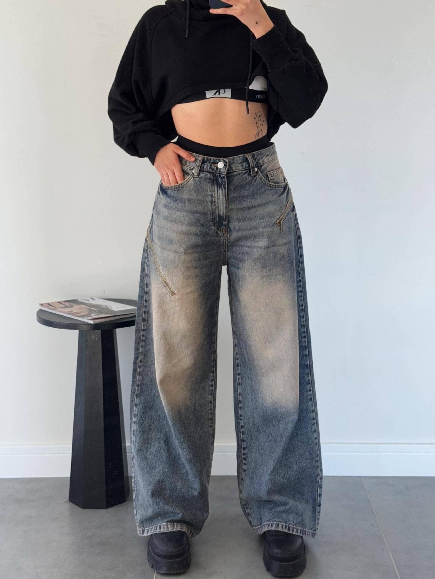 Marayn – wholesale Jeans – Women’s – Retro Street Style Gradient Distressed Denim Jeans8