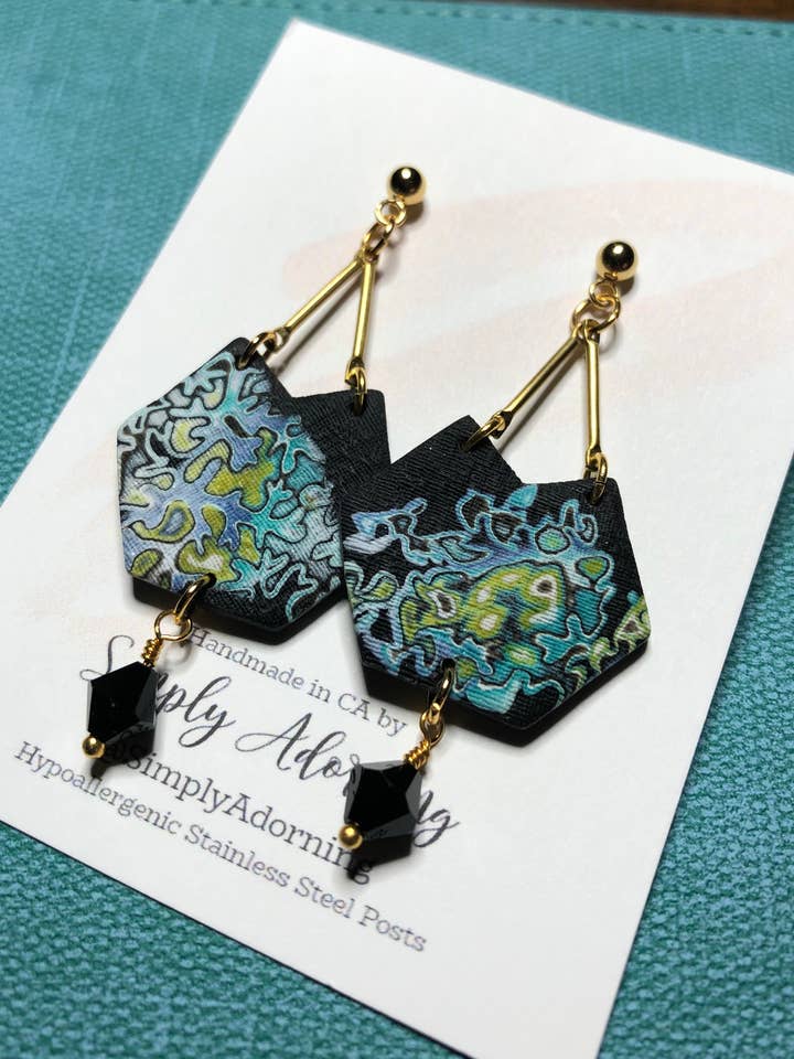 Boucles d'oreilles en argile Bohème Chic Été Vagues de l'océan Plage pour la vente par Simply Adorning