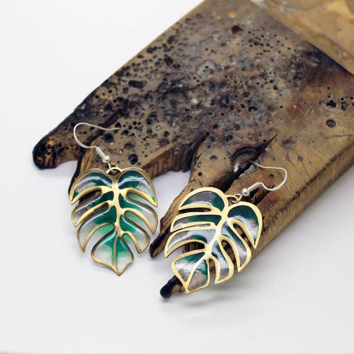 Plataica - Wholesale Dangle Earrings - Brass and 925 silver monstera leaf earrings with clear UV resin3