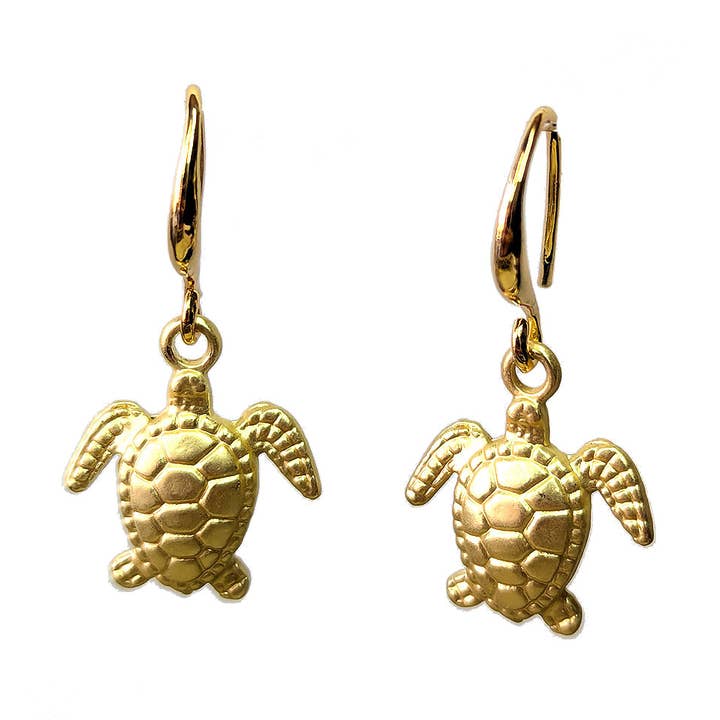 Boucles d'oreilles tortue de mer mates en 3D plaquées or véritable 14K. pour la vente par Stylish Jewelry Supply