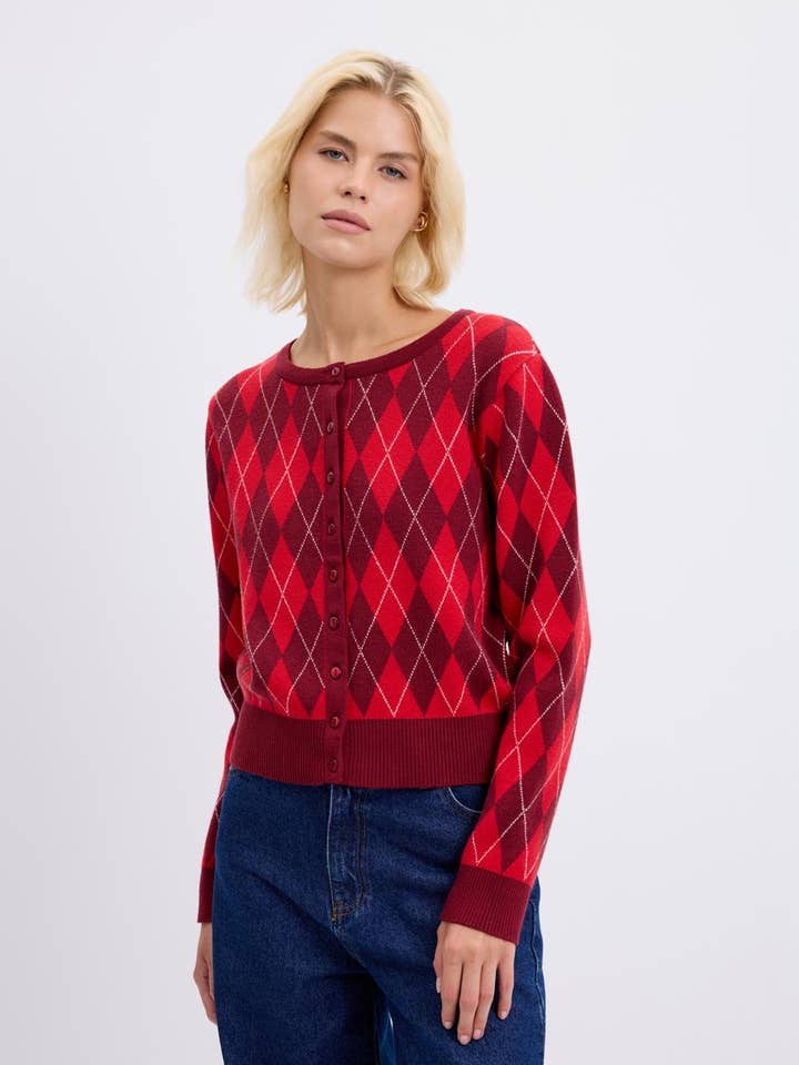 Cardigan en maille à motif losanges col rond bordeaux pour la vente par Kadriye Baştürk