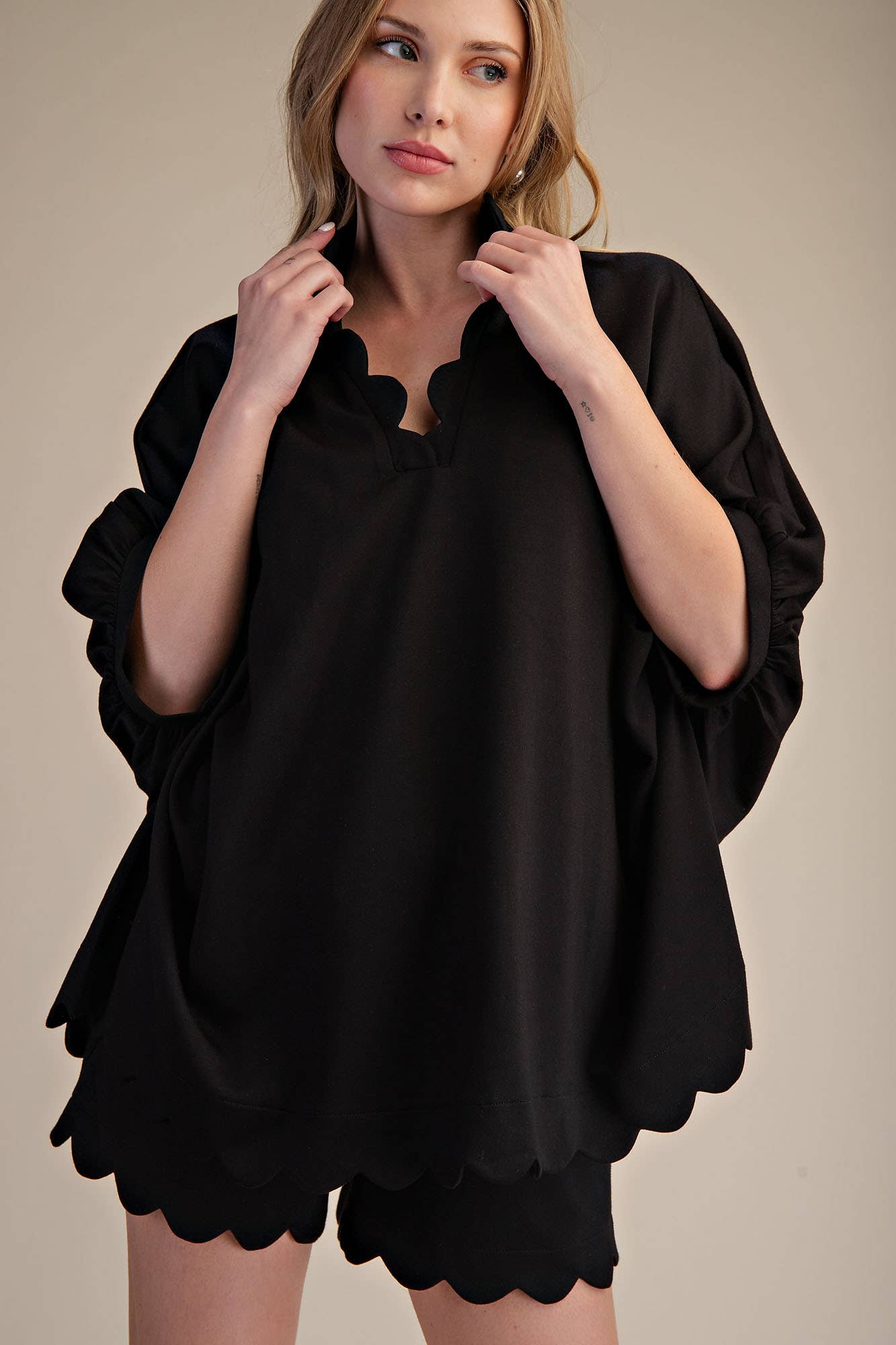 Glam - Wholesale Blouse - Women's - Scallop Neck Line Oversized Top3