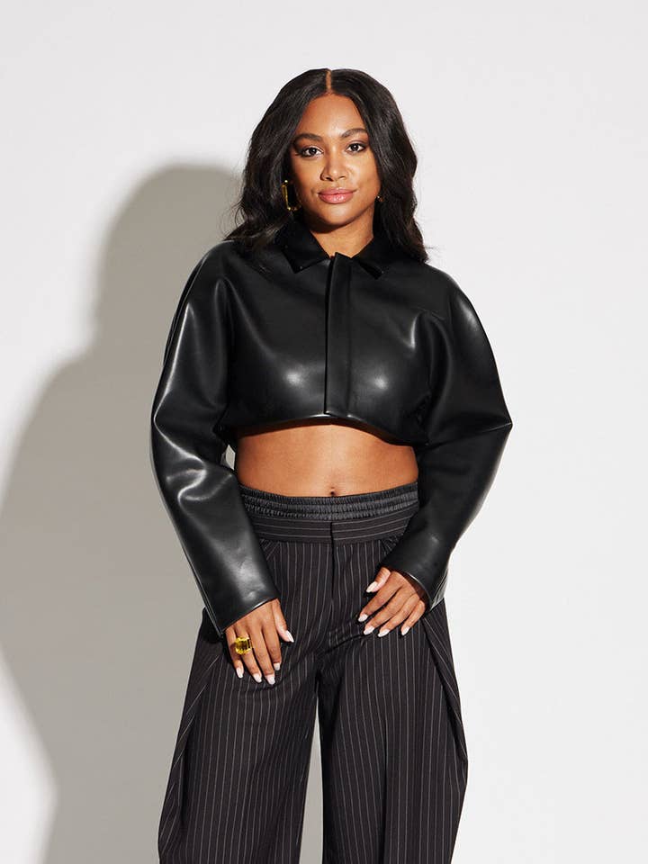 Veste en cuir végétalien court pour la vente par CIRCULAR PATH