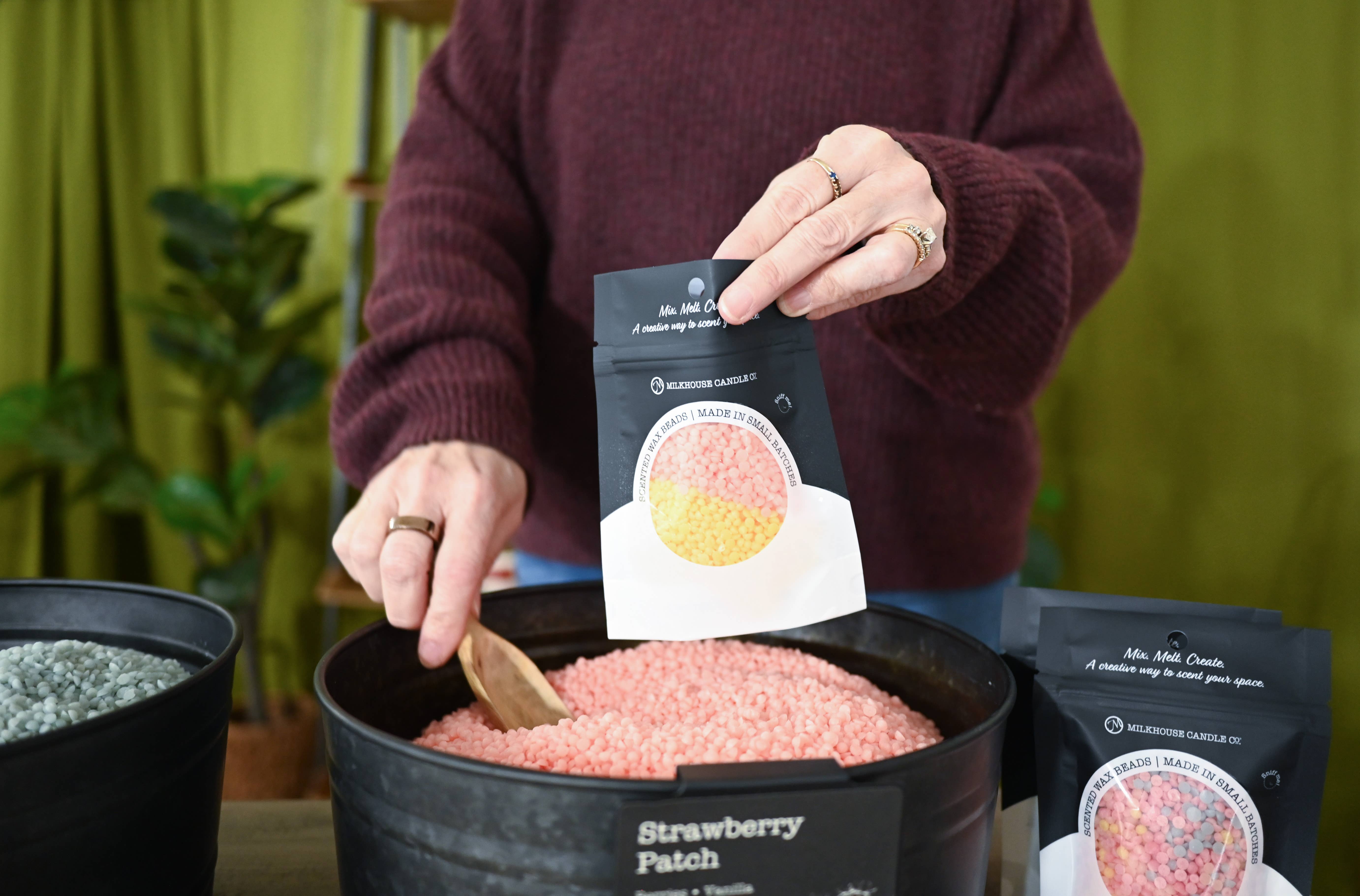 Milkhouse Candle Company - Wholesale Wax Melt - Candle Bar- 3.5 oz Fillable Bag 2