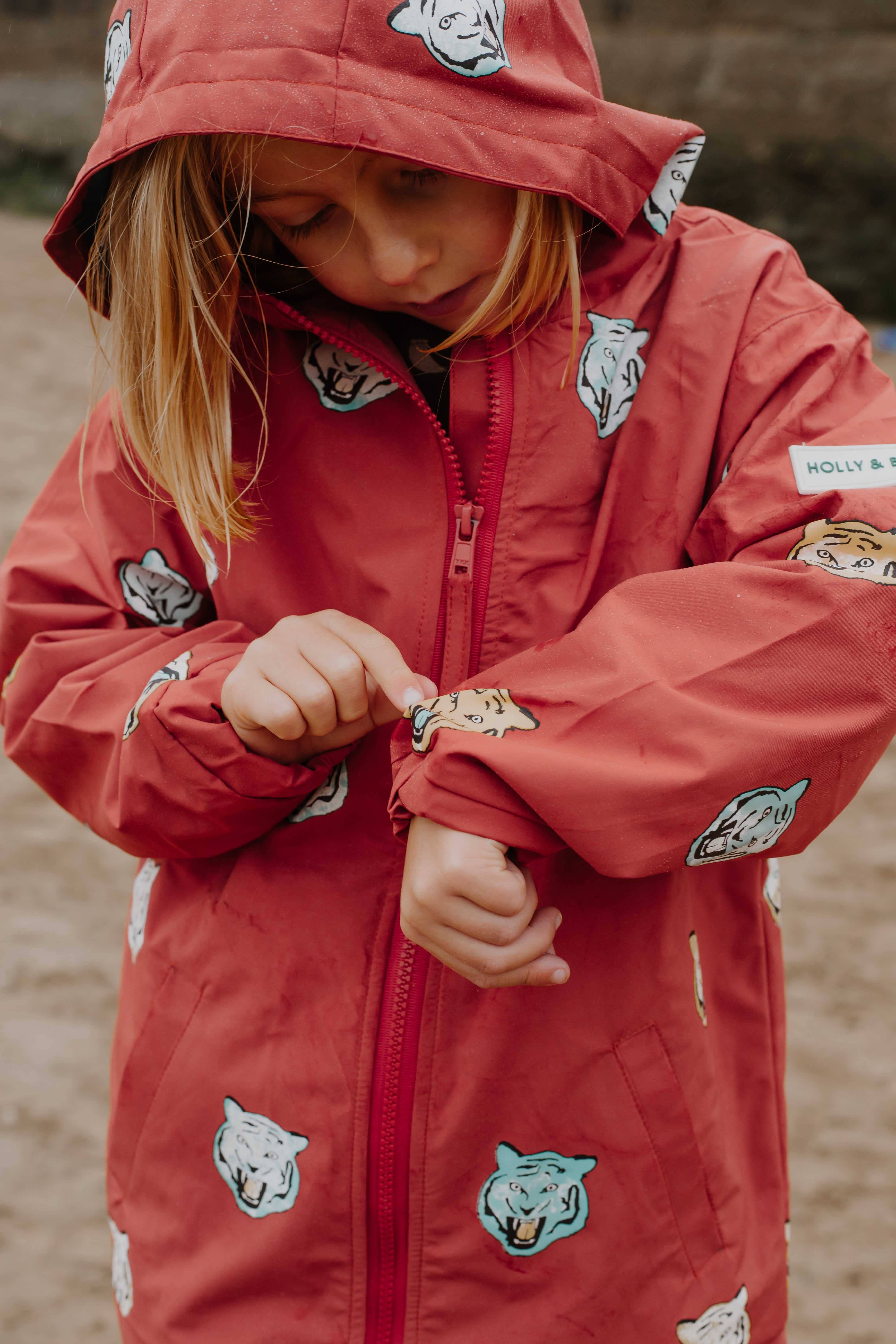 Holly and Beau – Impermeável – Criança por atacado – Capa de chuva infantil com tigres que mudam de cor1