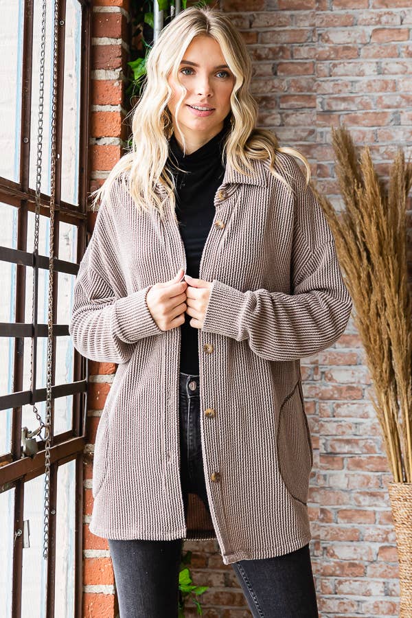 7th Ray – Großhandel Hemdjacke/Shacket – Damen – Solide Rippe Knopfleiste Seitentaschen Langarm Shacket T525638