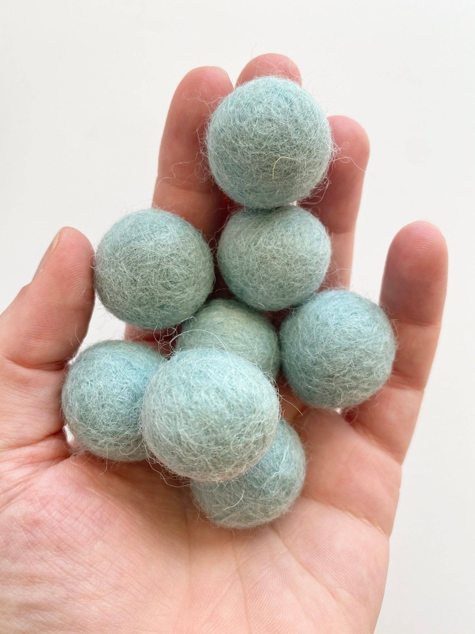 Wool Jamboree - Wholesale Craft Supplies - Color Scheme for Anything - 2.5 cm Felt Balls5