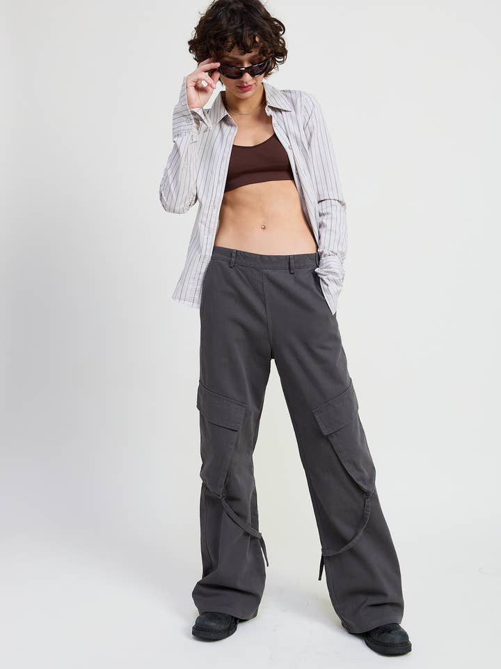 CARGO BUKSER MED LOMMEDETALJE for engroshandel hos Emory Park