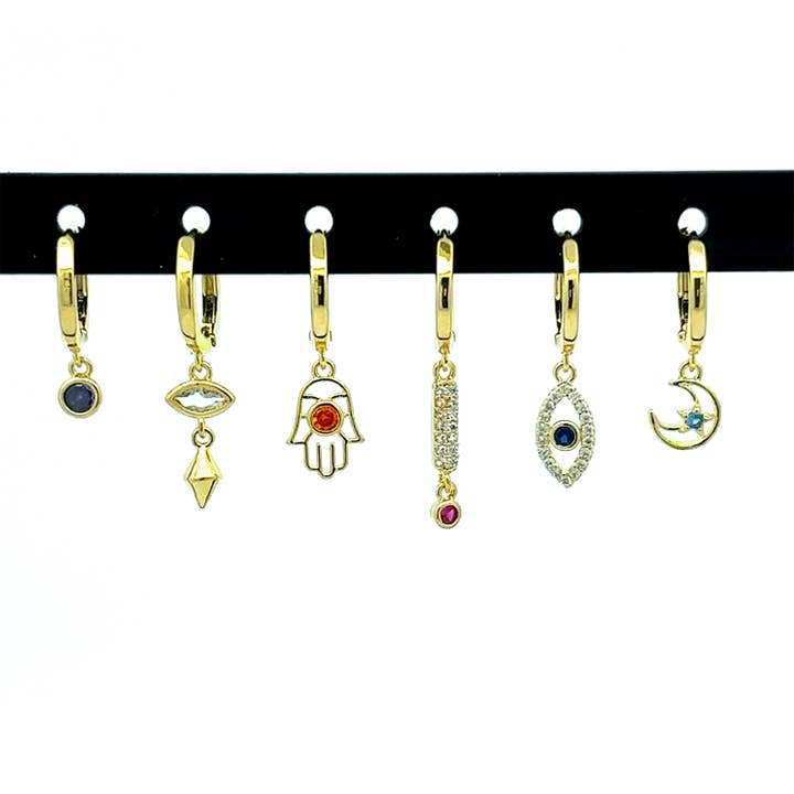 Lot de 6 boucles d'oreilles - YK23104E762 pour la vente par AMORINO SRL