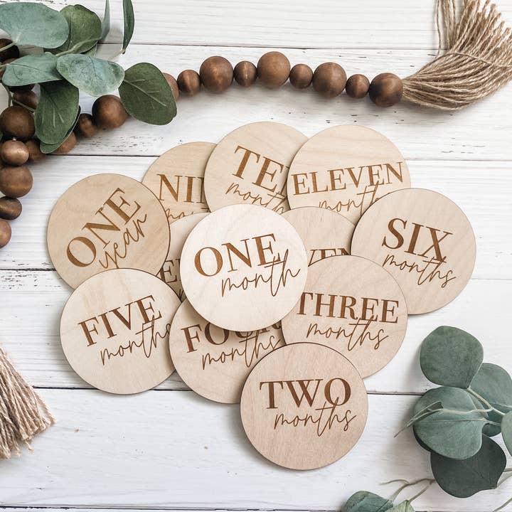 Signes de jalon bébé - Police mixte pour la vente par Dandelion Lane