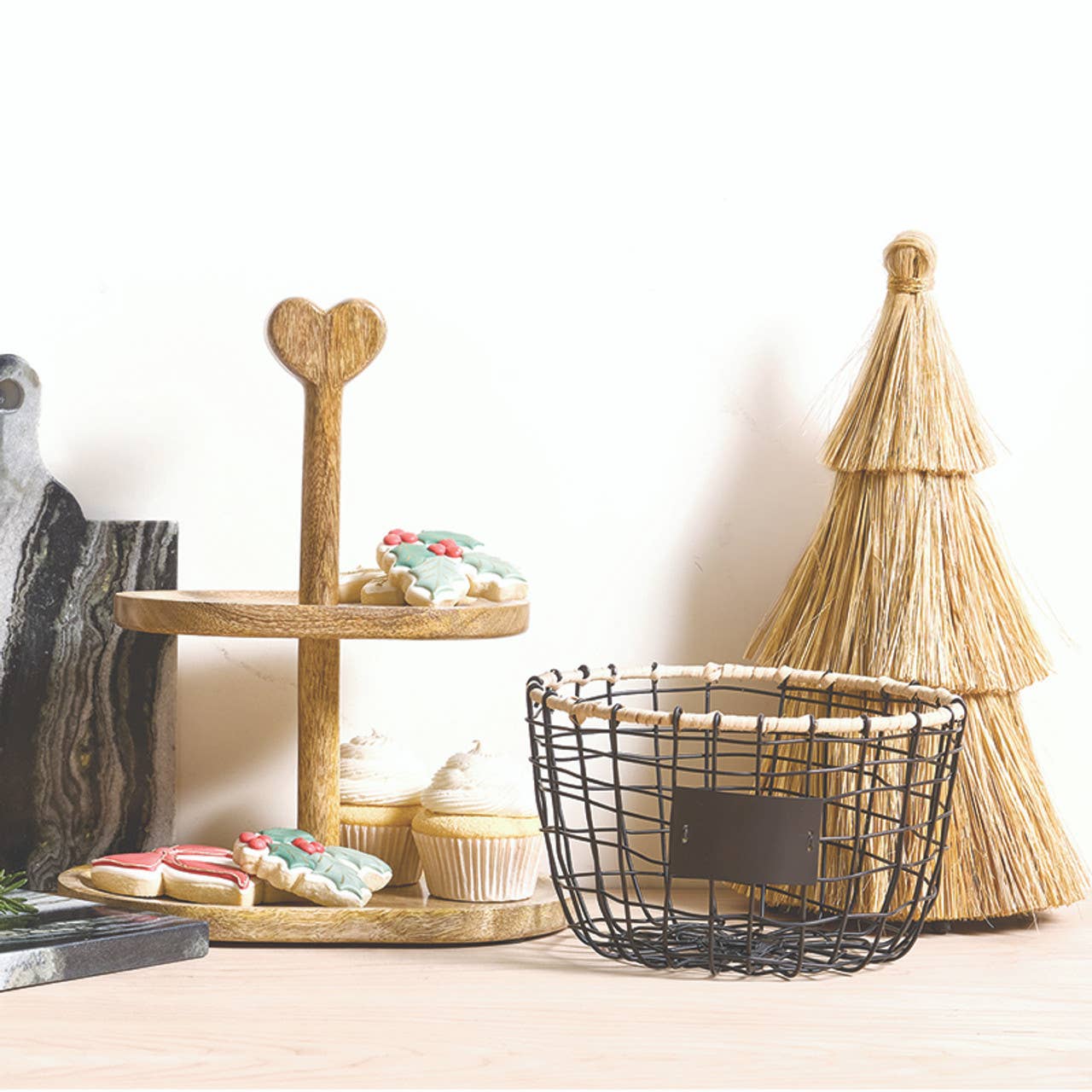 Santa Barbara Design Studio by Creative Brands - Wholesale Basket - Wire Basket With Rattan Rim2